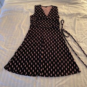 Land's End Faux Wrap Dress | Flattering Fit & Bold Print | Size L